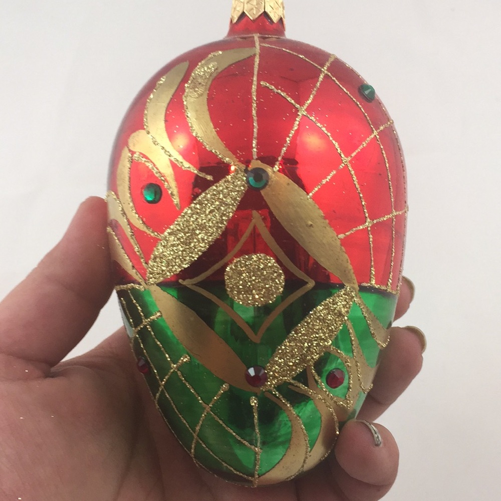 VINTAGE ARTISAN HANDCRAFTED RED EGG SHAPED CHRISTMAS ORNAMENT UPCYCLED
